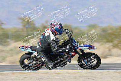 media/Dec-04-2025-Racers Edge (Thu) [[5ebc9f124d]]/3-B Group/5-Session 2 Turn 2 inside Speed Pans/